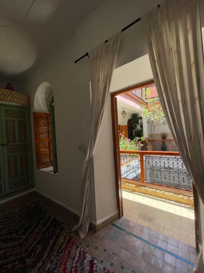 Riad La Caleche & Spa Marrakesh Exterior photo