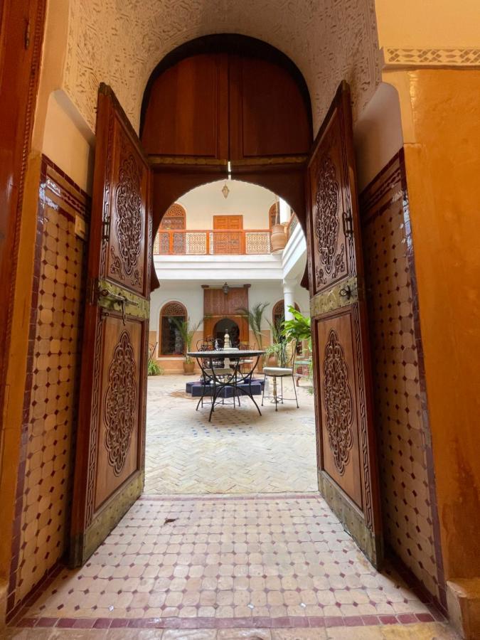 Riad La Caleche & Spa Marrakesh Exterior photo