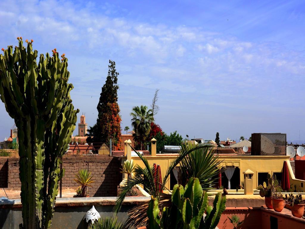 Riad La Caleche & Spa Marrakesh Exterior photo