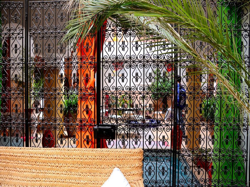 Riad La Caleche & Spa Marrakesh Exterior photo